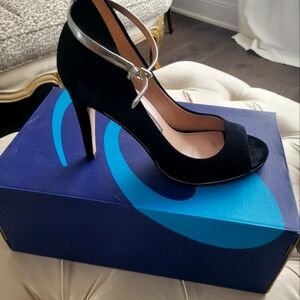 Ladies Black Shoes